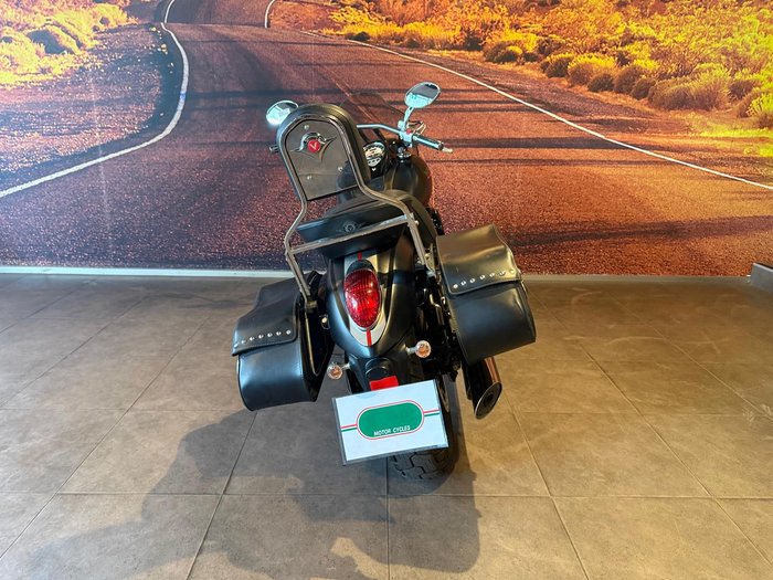 2010 Kawasaki Vulcan 900 Custom (VN900C) Vulcan Black