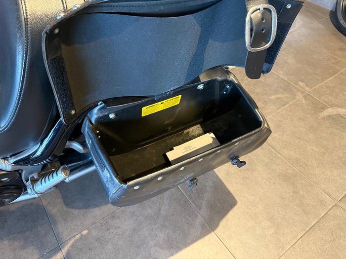 2010 Kawasaki Vulcan 900 Custom (VN900C) Vulcan Black