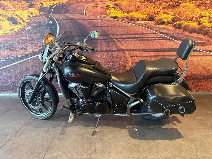 2010 Kawasaki Vulcan 900 Custom (VN900C) Vulcan Black