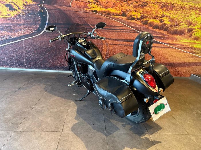 2010 Kawasaki Vulcan 900 Custom (VN900C) Vulcan Black