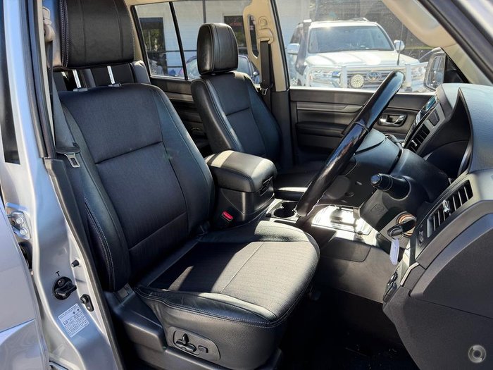 2015 Mitsubishi Pajero GLS