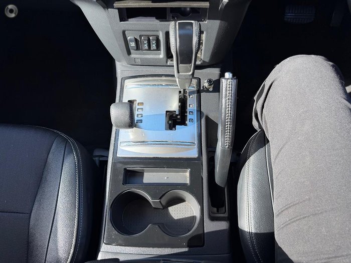2015 Mitsubishi Pajero GLS