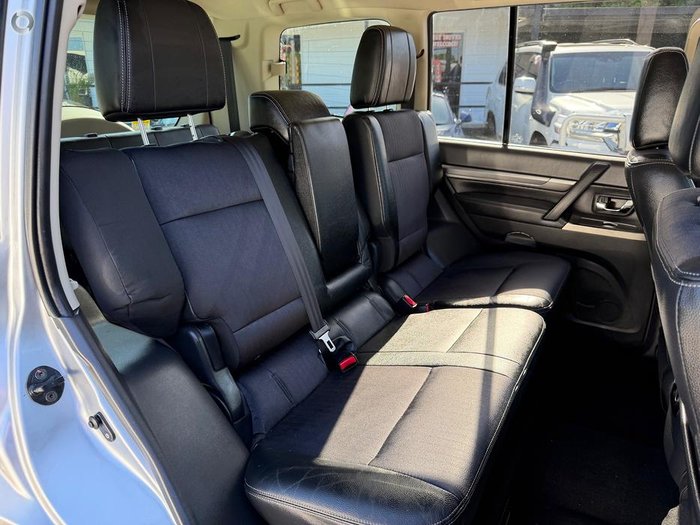 2015 Mitsubishi Pajero GLS