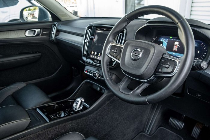 2023 Volvo XC40 Plus B4