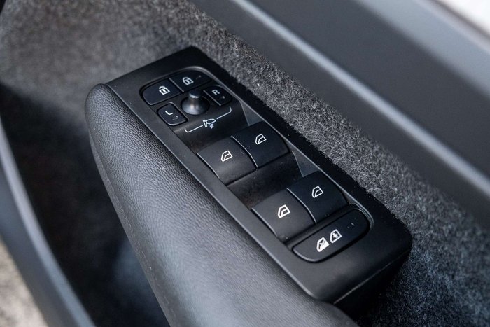 2023 Volvo XC40 Plus B4