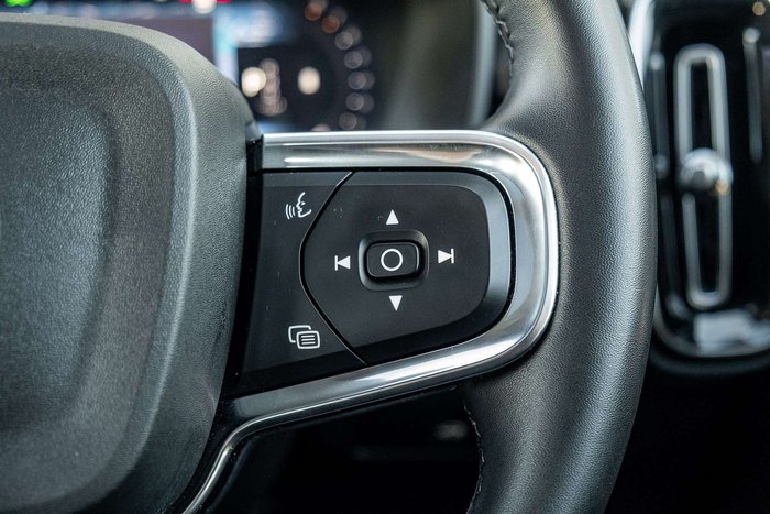 2023 Volvo XC40 Plus B4