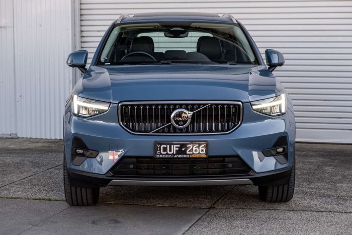 2023 Volvo XC40 Plus B4