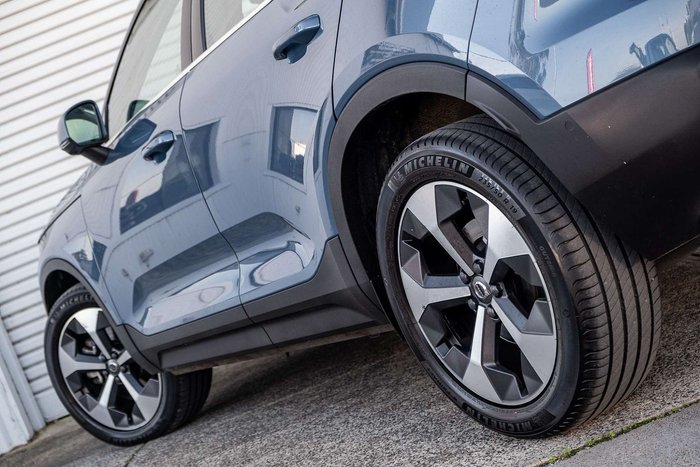 2023 Volvo XC40 Plus B4