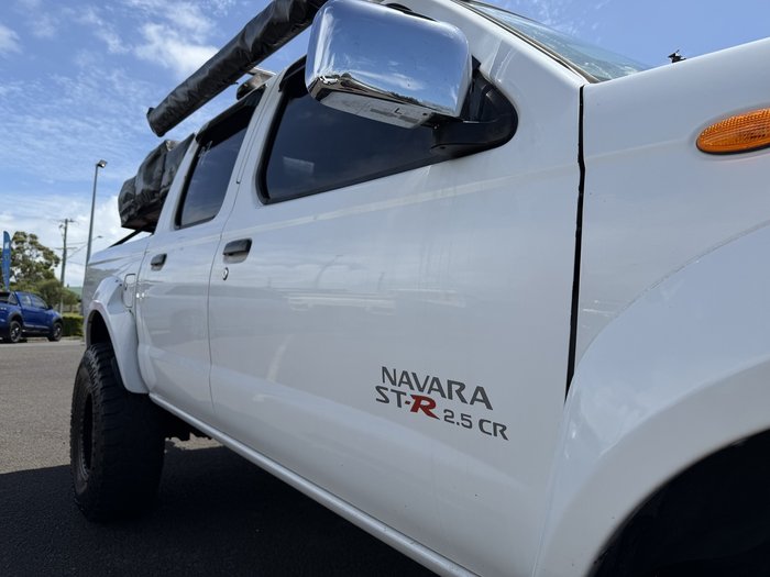 2009 Nissan Navara ST-R