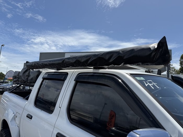 2009 Nissan Navara ST-R