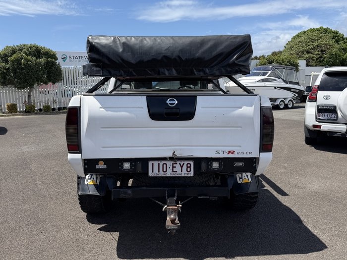 2009 Nissan Navara ST-R
