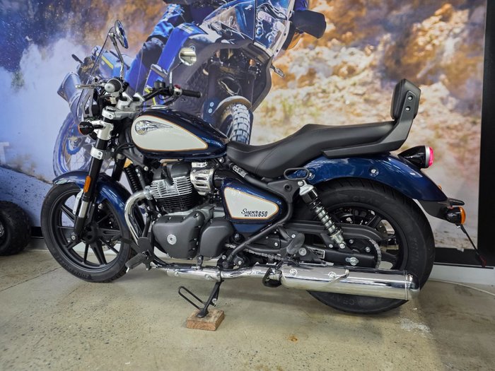 2025 ROYAL ENFIELD (SEE ALSO ENFIEL SUPER METEOR 650 BLUE/WHITE