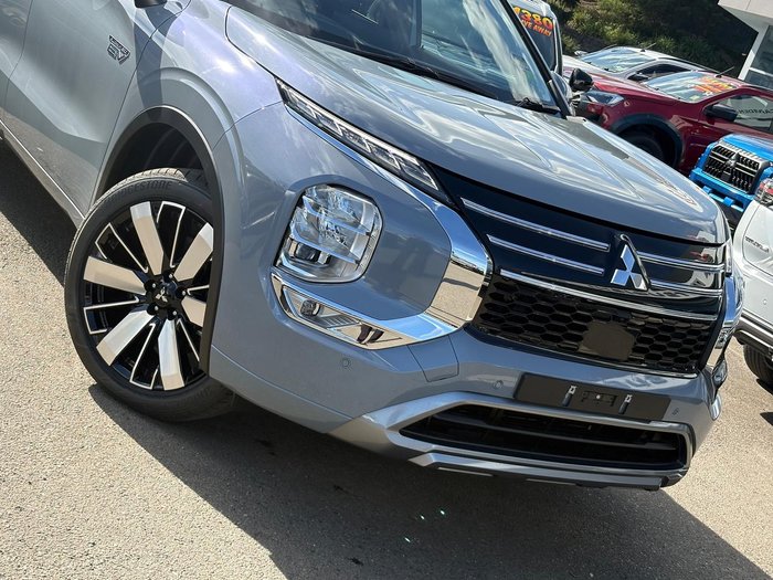 2025 Mitsubishi Outlander PHEV Exceed