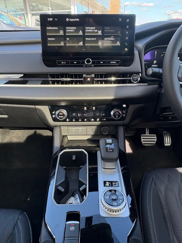 2026 Mitsubishi Outlander PHEV Exceed