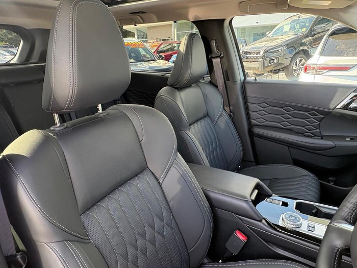 2026 Mitsubishi Outlander PHEV Exceed