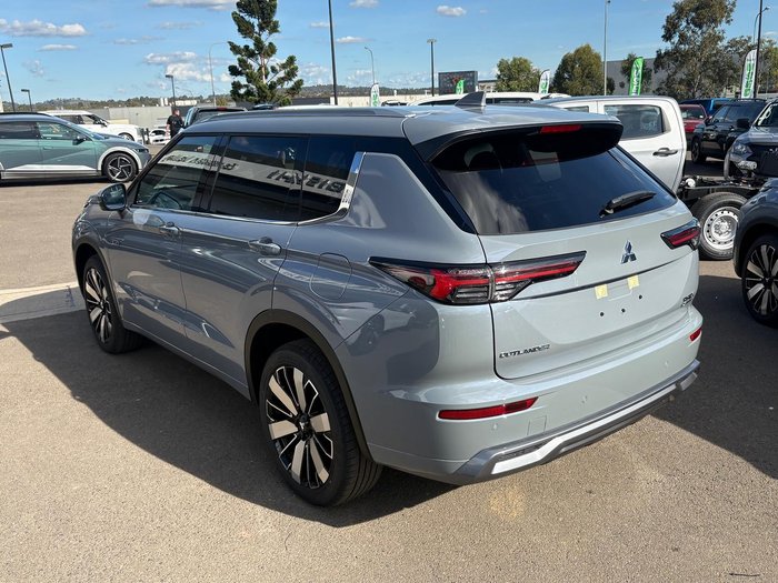 2026 Mitsubishi Outlander PHEV Exceed