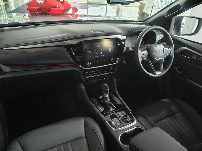 2026 Isuzu MU-X X-TERRAIN