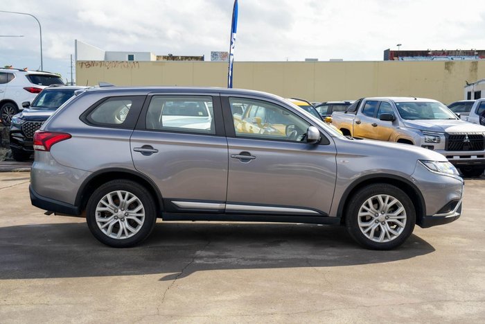 2021 Mitsubishi Outlander ES