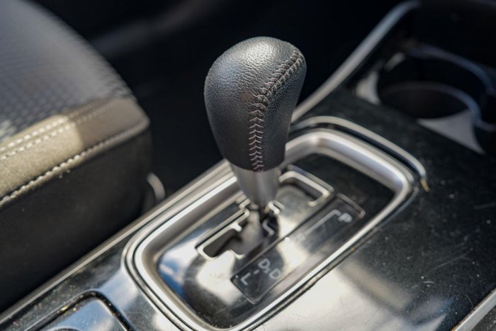 2021 Mitsubishi Outlander ES