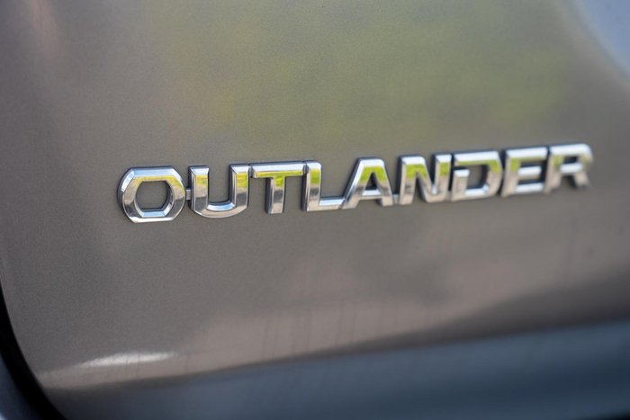 2021 Mitsubishi Outlander ES