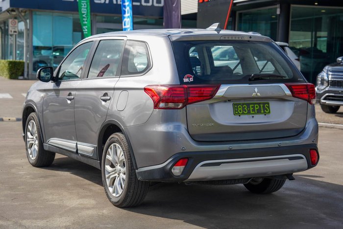 2021 Mitsubishi Outlander ES