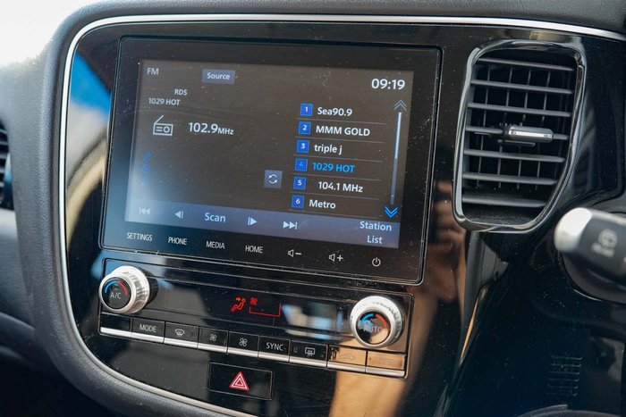 2021 Mitsubishi Outlander ES