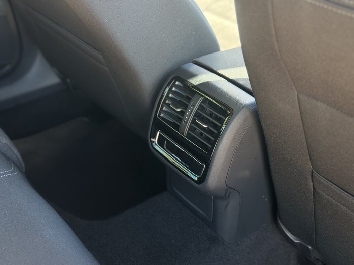 2022 Volkswagen Passat 140TSI Business