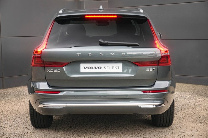 2025 Volvo XC60 Plus B5 Bright