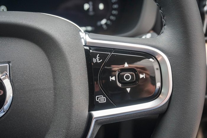 2025 Volvo XC60 Plus B5 Bright