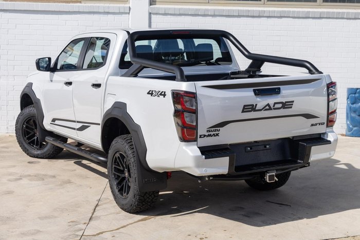2026 Isuzu D-MAX BLADE