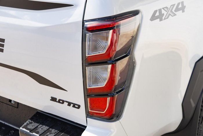 2026 Isuzu D-MAX BLADE