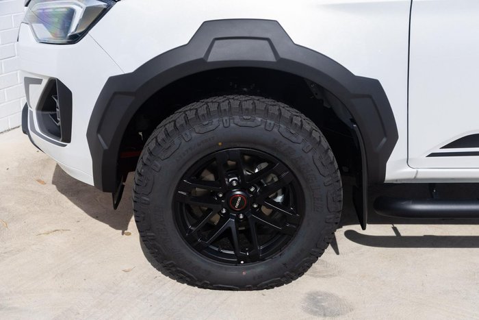 2026 Isuzu D-MAX BLADE