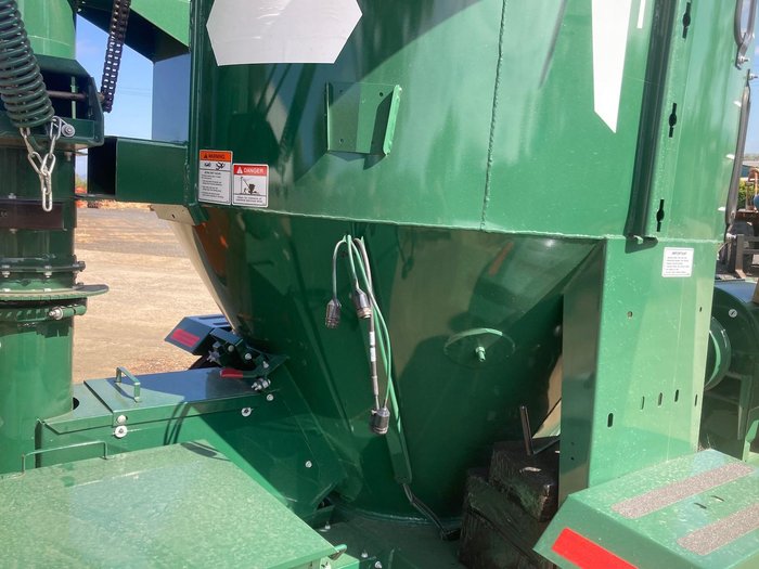 Art's Way 6105 Grinder Mixer