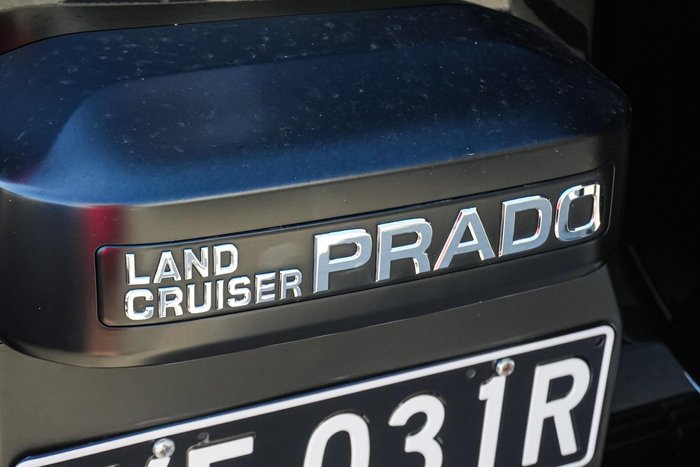 2023 Toyota Landcruiser Prado VX