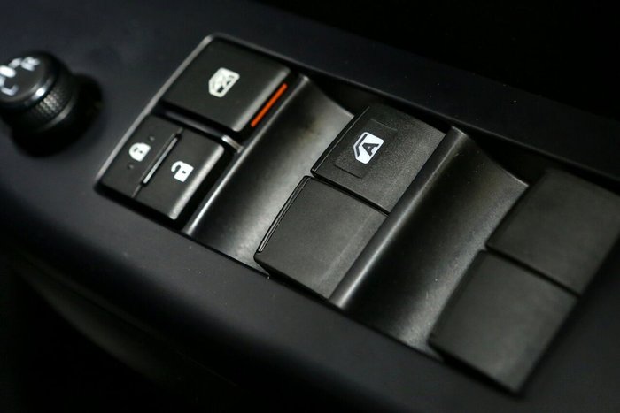 2023 Toyota Hilux SR