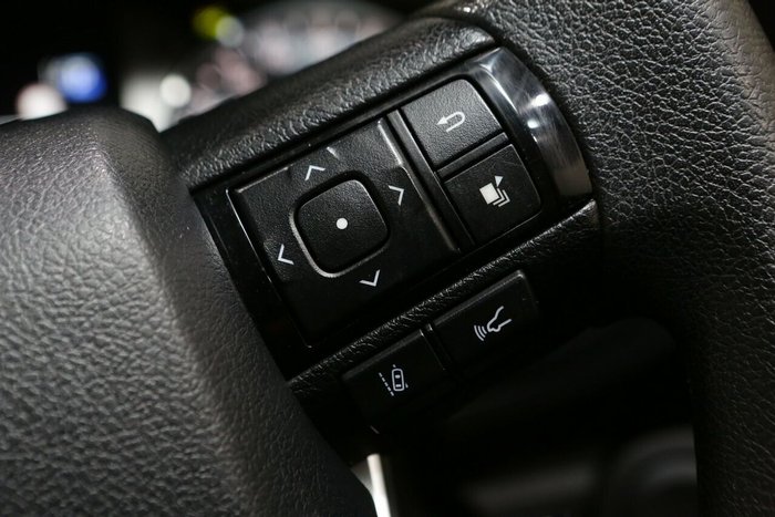 2023 Toyota Hilux SR