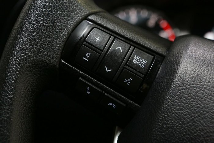 2023 Toyota Hilux SR