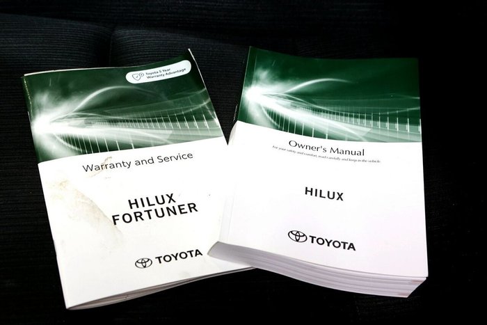 2023 Toyota Hilux SR