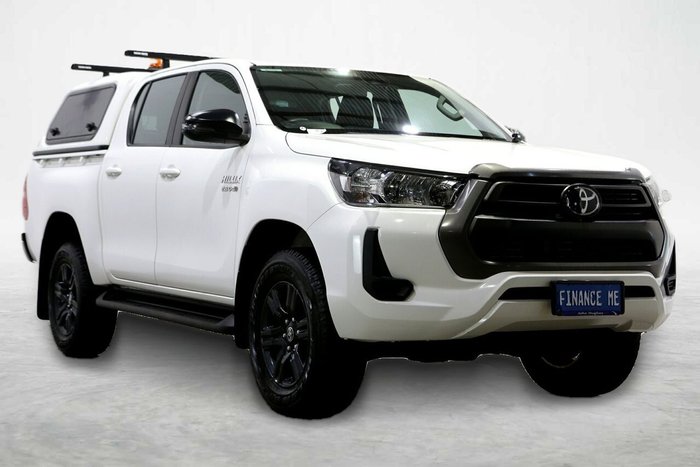 2023 Toyota Hilux SR