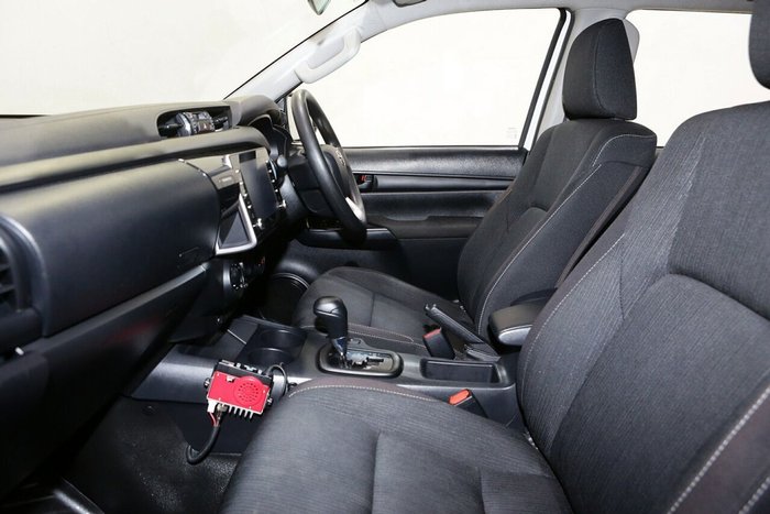 2023 Toyota Hilux SR