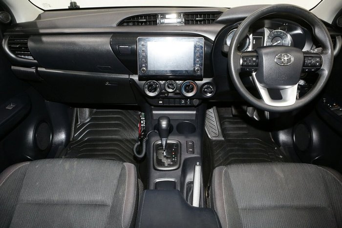 2023 Toyota Hilux SR