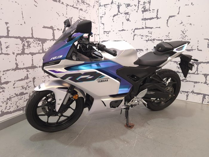2025 Yamaha YZF-R3 R3 White