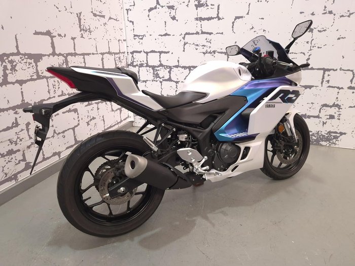 2025 Yamaha YZF-R3 R3 White