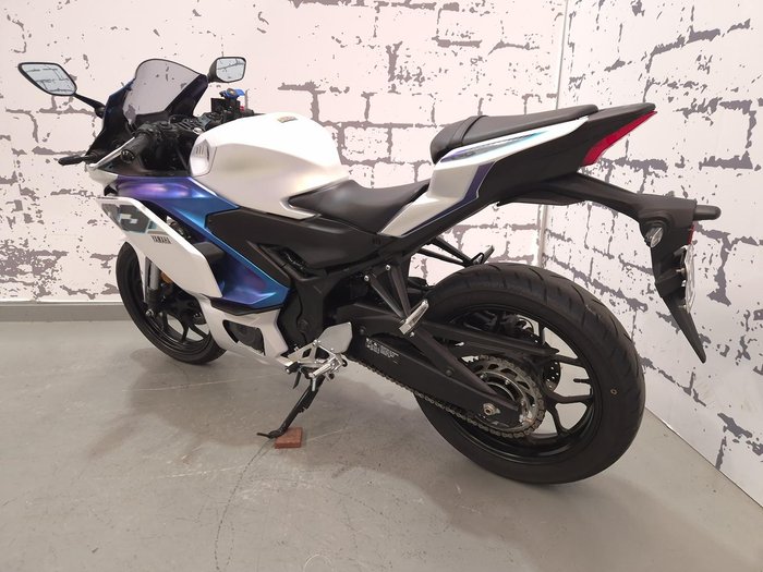 2025 Yamaha YZF-R3 R3 White
