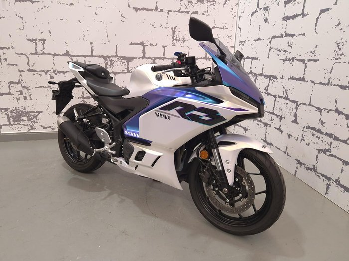 2025 Yamaha YZF-R3 R3 White