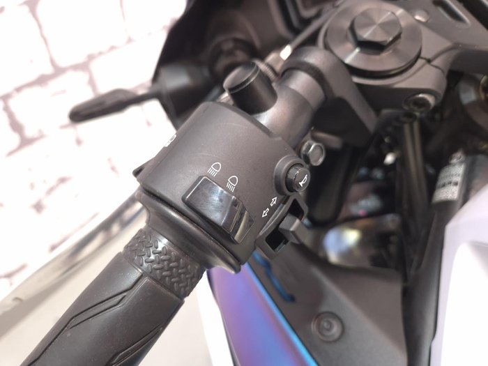 2025 Yamaha YZF-R3 R3 White