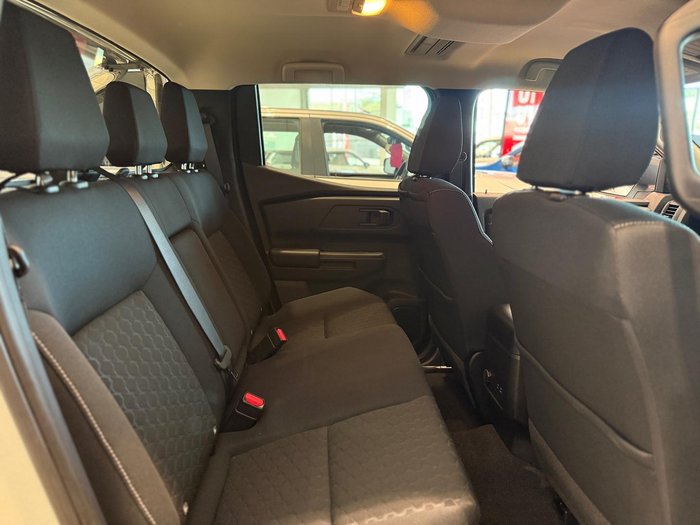 2026 Nissan Navara ST
