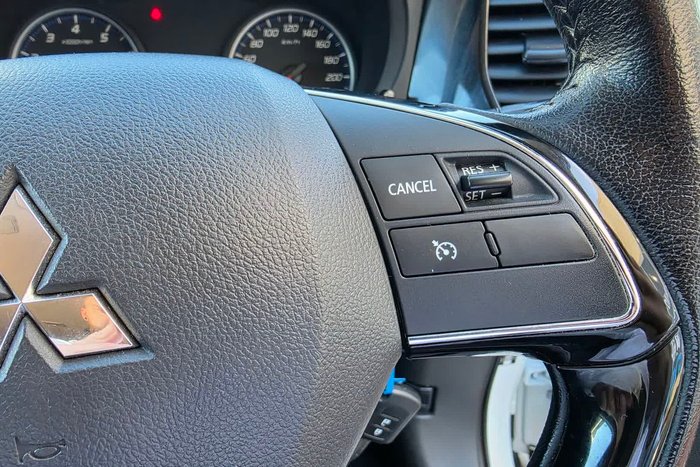 2016 Mitsubishi Outlander LS