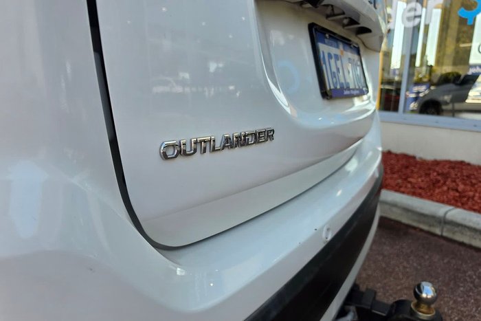 2016 Mitsubishi Outlander LS