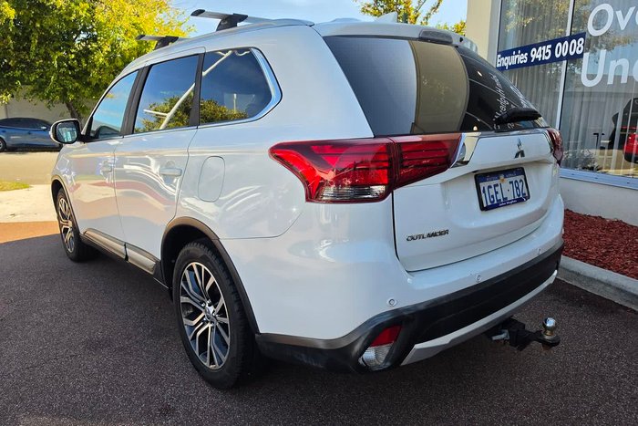 2016 Mitsubishi Outlander LS